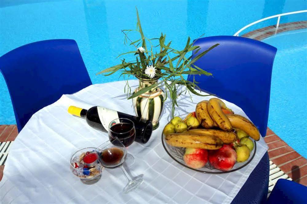 Aiolos Hotel Ménites 外观 照片